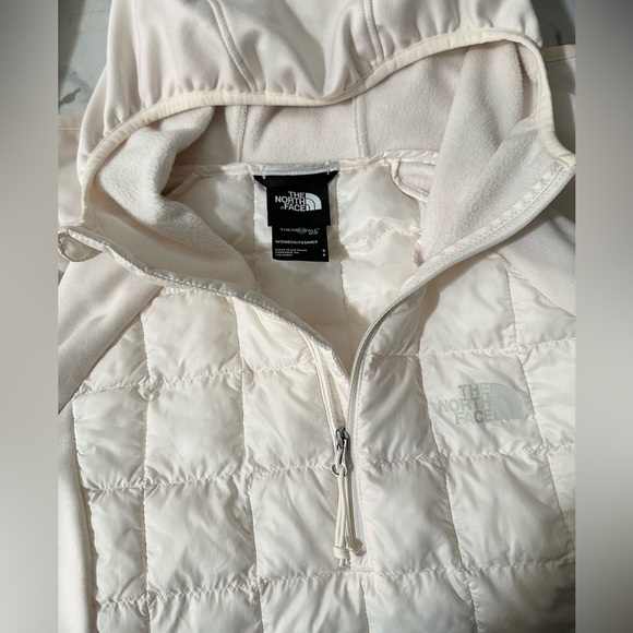 The North Face Thermoball Quarter zip Hooded Pullover - Picture 7 of 7